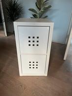 Kallax kast 2 vakken + witte bakken, Ophalen, Met plank(en), Kunststof, Gebruikt