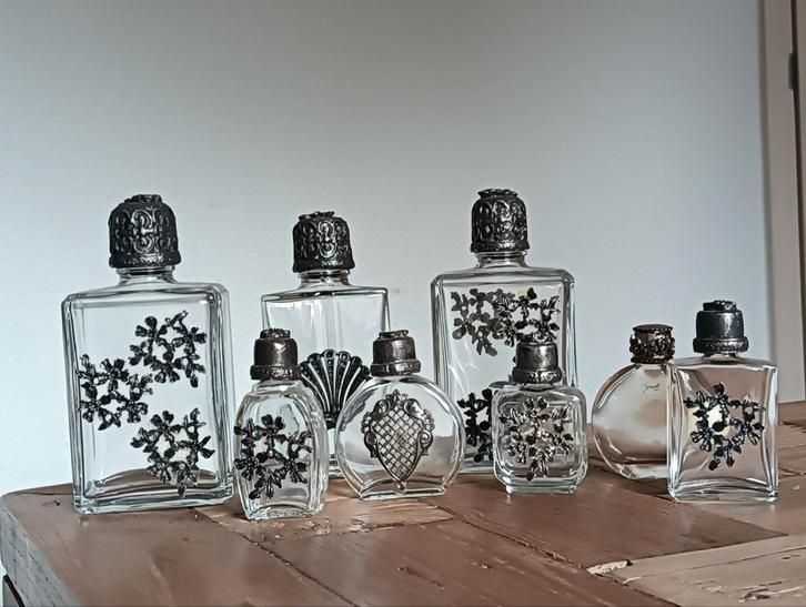 Verzameling van 8 oude parfumflesjes, Antiek en Kunst, Antiek | Glas en Kristal, Ophalen
