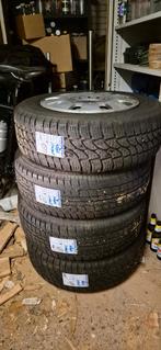 Set winterbanden VW t5 215/65R 16C, Auto-onderdelen, Banden en Velgen, Ophalen, 16 inch, Winterbanden, Band(en)