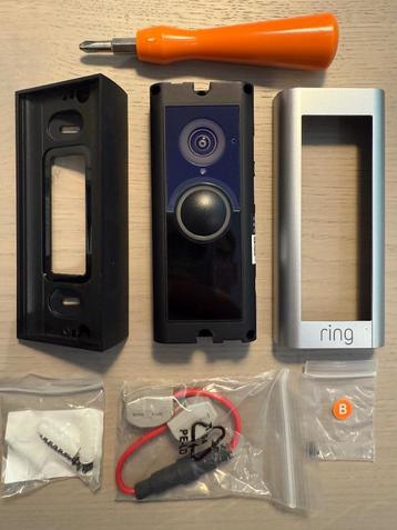 Ring pro 2 deurbel + Chime + 3 afdekframes beschikbaar voor biedingen