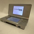 Nintendo DS Lite Zilver, Nintendo, Zo goed als nieuw, Support@nintendo.com, 11-1 Hokotate-cho, Kamitoba, Minami-ku
Kyoto 601-8501
Japan