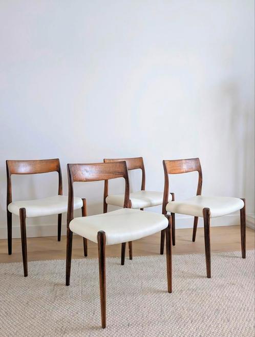Niels O Moller eetkamerstoelen Mid Century Rosewood, Huis en Inrichting, Stoelen, Zo goed als nieuw, Vier, Hout, Leer, Wit, Ophalen