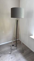 2keer staande  lamp 3poot, taupe kleur, Huis en Inrichting, Lampen | Vloerlampen, Ophalen of Verzenden, Zo goed als nieuw, 150 tot 200 cm
