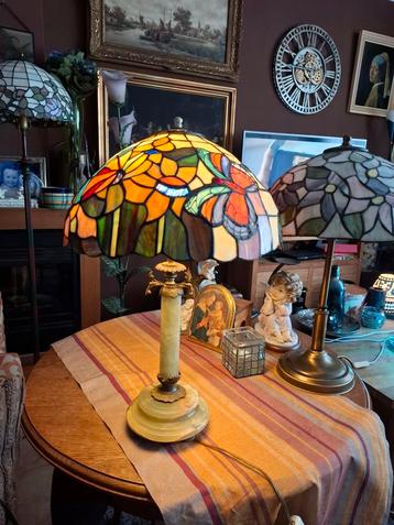 Tiffany staande lamp doorsnee ca. 35 cm x ca. 59 cm hoog beschikbaar voor biedingen