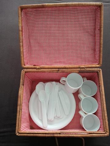 picknickmand beschikbaar voor biedingen