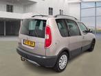 Skoda Roomster 1.6-16V Scout/AUT/PANO/PDC/NAVI, Auto's, Origineel Nederlands, Te koop, 5 stoelen, Beige