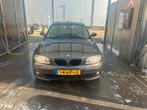 BMW 1-Serie 2.0 118I AUT 2005 Bruin, Auto's, BMW, Achterwielaandrijving, 1995 cc, 4 cilinders, Origineel Nederlands