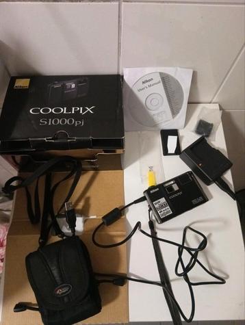Nikon Coolpix S1000pj Camera met Projector - NIEUWSTAAT beschikbaar voor biedingen