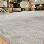 Giant Fluffy - xxxl champagne vloerkleed - fotoshoot, Ophalen, 200 cm of meer, Zo goed als nieuw, 200 cm of meer