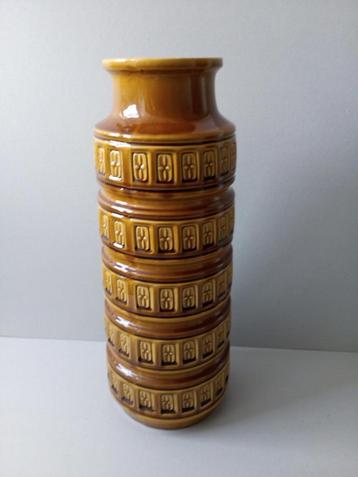Vintage Vloervaas.Okerkleur No 268/51,Germany beschikbaar voor biedingen
