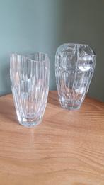 2 kristallen vazen - 15 en 18 cm hoog., Minder dan 50 cm, Overige materialen, Gebruikt, Ophalen of Verzenden