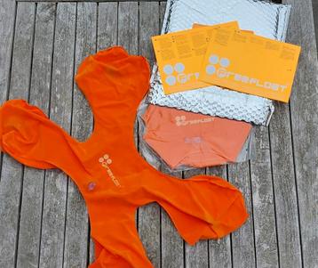 Freefloats 2x, oranje, 1 x nieuw, 1 x zgan beschikbaar voor biedingen