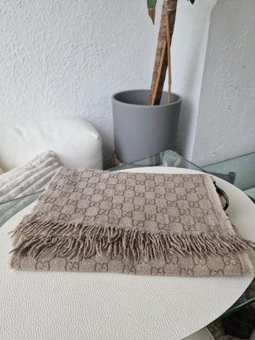 Originele Gucci GG Jacquard monogram sjaal van lama wol beschikbaar voor biedingen