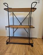 Karretje.   83 hoog 
61 breed 
30 diep, Ophalen, Zo goed als nieuw