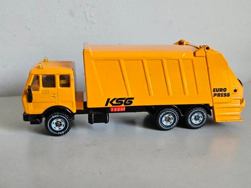 Siku 2926 Mercedes 2232 Vuilniswagen KSG Europress, Hobby en Vrije tijd, Modelauto's | 1:50, Zo goed als nieuw, Bus of Vrachtwagen