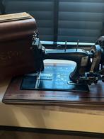 Gritzner Naaimachine in box, Antiek en Kunst, Antiek | Naaimachines, Ophalen