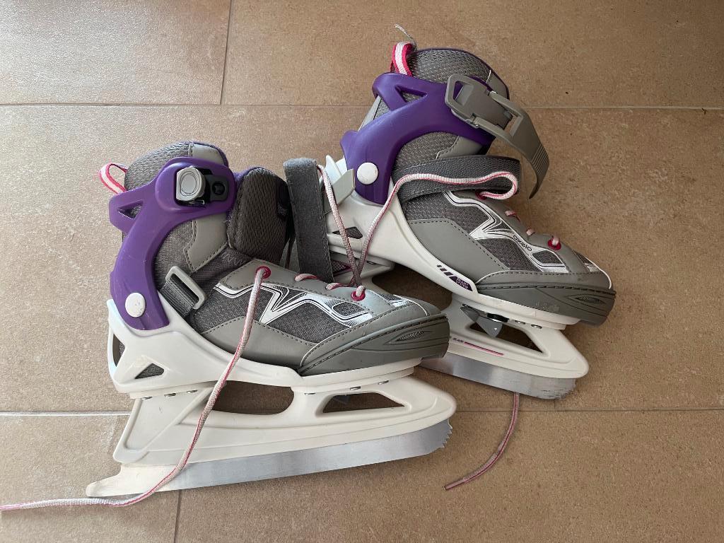 Schaatsen van Decathlon, maat 32-35, Ophalen, Zo goed als nieuw, IJshockeyschaatsen, Overige merken