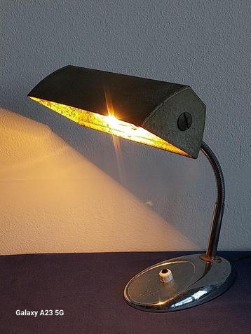 Antieke bureaulamp notaris lamp van metaal  beschikbaar voor biedingen
