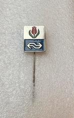 Speldje NS/Keukenhof-reisleider (jaren 50/60), Verzamelen, Spoorwegen en Tramwegen, Ophalen of Verzenden, Gebruikt, Trein