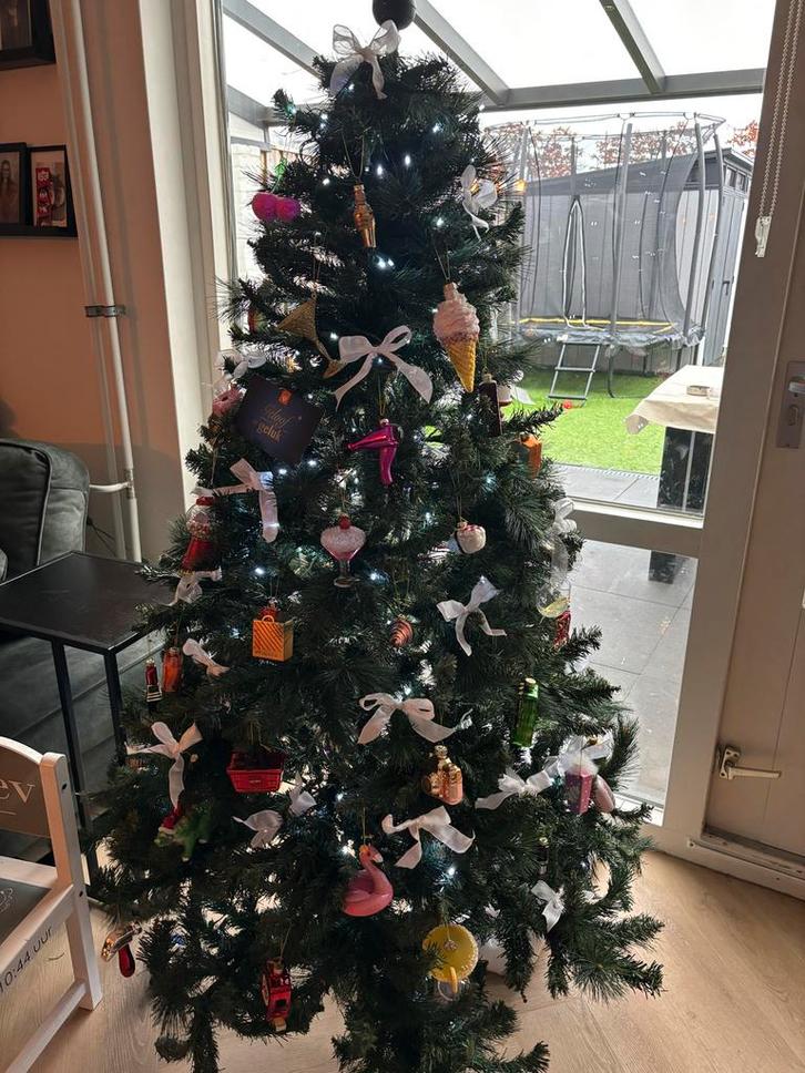 Kerstboom 150 met ingebouwde lampjes, Diversen, Kerst, Zo goed als nieuw, Ophalen