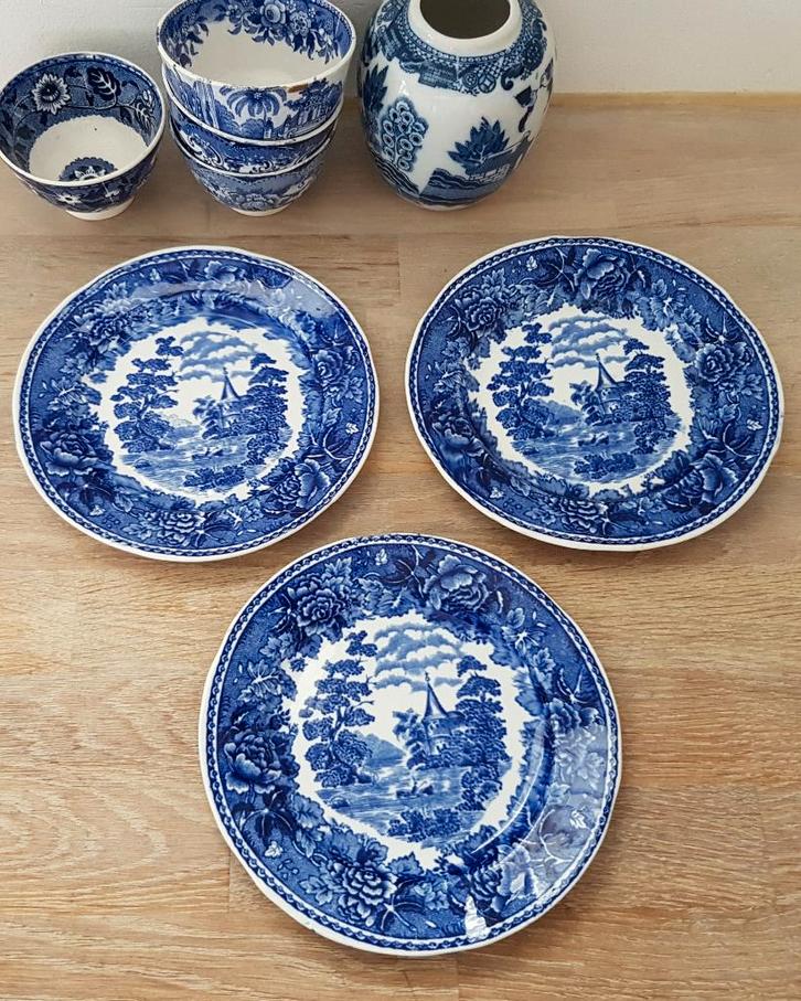 Arabia broodbordje, side plate, "Sininen maisema", Antiek en Kunst, Antiek | Servies los, Ophalen of Verzenden