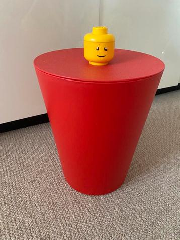 Leuke rode Lego ton beschikbaar voor biedingen