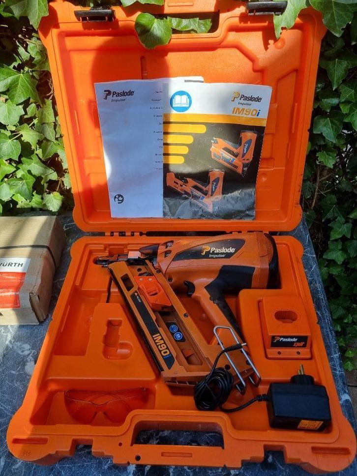 PASLODE Accu Tacker schiethamer dakwerk, Doe-het-zelf en Verbouw, Gereedschap | Overige machines, Zo goed als nieuw, Ophalen of Verzenden