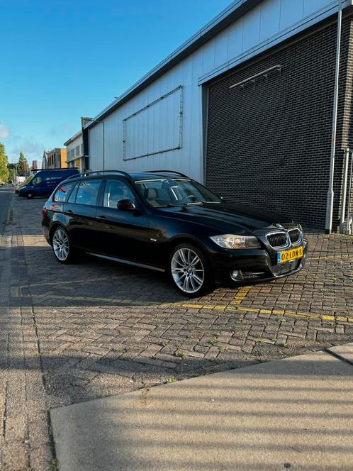 BMW 3-Serie 2.0 318 I Touring 105KW 2010 Zwart, Auto's, BMW, Particulier, 3-Serie, Benzine, A, Stationwagon, Handgeschakeld, Origineel Nederlands
