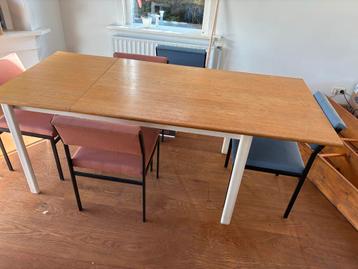 Mid-Century Moderne Uitschuifbare Eettafel beschikbaar voor biedingen