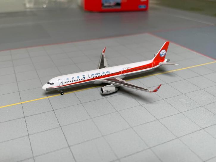 Sichuan Airlines Airbus A321 Herpa Wings Schaal 1:500, Verzamelen, Luchtvaart en Vliegtuigspotten, Nieuw, Schaalmodel, Ophalen of Verzenden