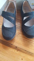 Nieuwe damesschoenen maat 36., Ophalen of Verzenden, Nieuw, Sneakers of Gympen