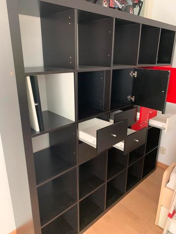 Ikea kallax kast, als nieuw, div deur en lades, zwart beschikbaar voor biedingen