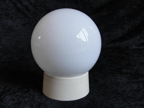 Vintage plafondlamp, kunststof plafondkamp met bollamp, dsn, Verzamelen, Retro, Huis en Inrichting, Ophalen of Verzenden