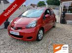 Toyota aygo cool red airco isofix, Voorwielaandrijving, Stof, Gebruikt, Zwart