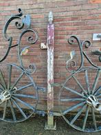 Decoratieve wagenwielen met paal voor poort, Tuin en Terras, Ophalen, Gebruikt