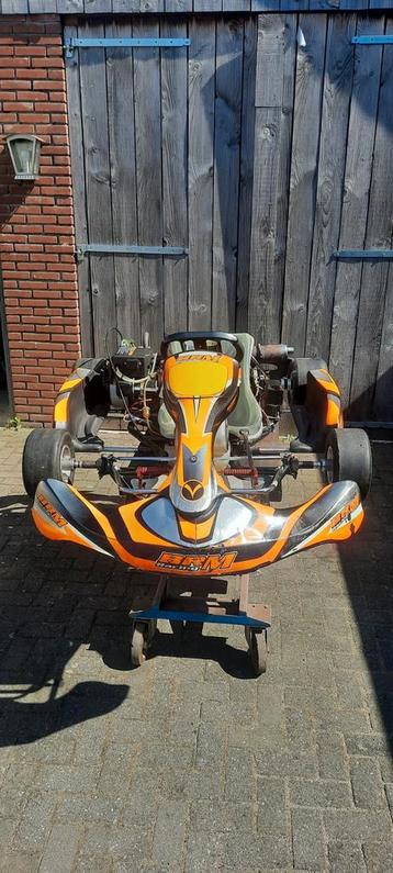 World formula a kart racing 204 cc 4takt junior  beschikbaar voor biedingen