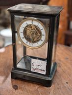 Antieke glas pendule 28 cm hoog.  €125., Ophalen