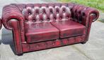 Chesterfield 2 zit bank ossenbloed rood + GRATIS BEZORGD, Ophalen of Verzenden