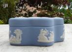 Wedgwood Blue Jasperware Embossed Cameo, Ophalen of Verzenden, Nieuw, Porselein, Bestek