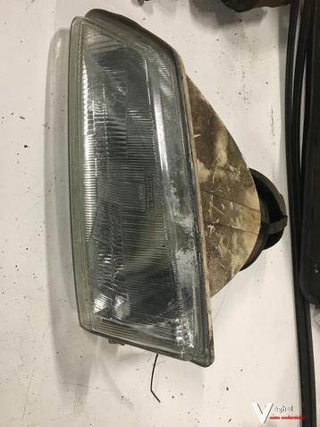 Peugeot 106 1996 Koplamp Rechts beschikbaar voor biedingen
