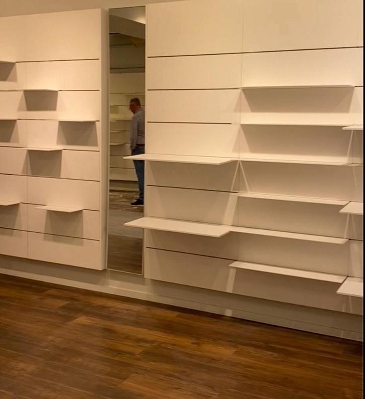 Complete Winkelinrichting Slatwall Panelen met Schappen, Zakelijke goederen, Kantoor en Winkelinrichting | Winkel en Inventaris