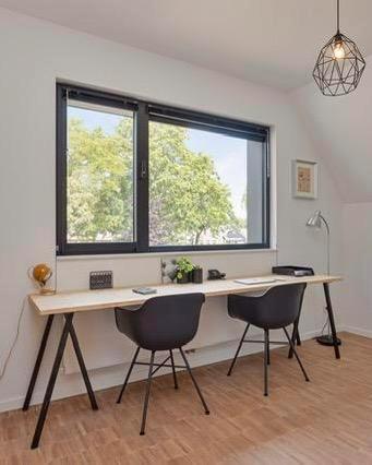WOOOD ‘MARLY’ | STOELEN | ANTRACIET | 2 of 4 stuks beschikbaar voor biedingen