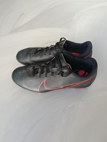 Voetbalschoenen, maat 38, Nike beschikbaar voor biedingen