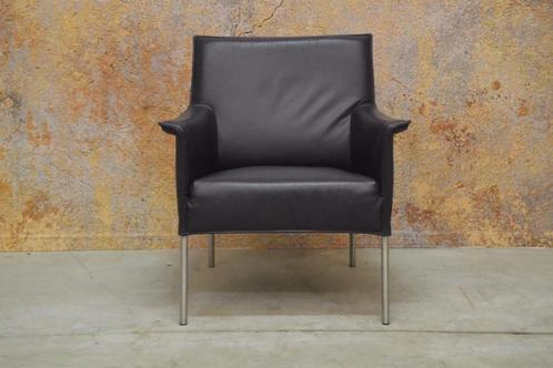 ZGANieuw! paarse leren Design on Stock Limec fauteuil, Huis en Inrichting, Fauteuils, Zo goed als nieuw, Leer, Metaal, 50 tot 75 cm