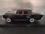 Mercedes Benz 220 W111 Schaal 1:24, Overige merken, WhiteBox, Auto, Nieuw