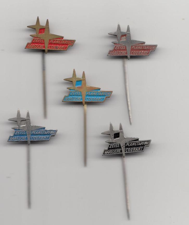 Zeiss Planetarium Haagsche Courant speldjes Den Haag, Verzamelen, Speldjes, Pins en Buttons, Gebruikt, Speldje of Pin, Overige onderwerpen