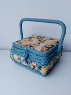 Vintage Blauwe Naaidoos met Bloemenmotief, Antiek en Kunst, Ophalen of Verzenden
