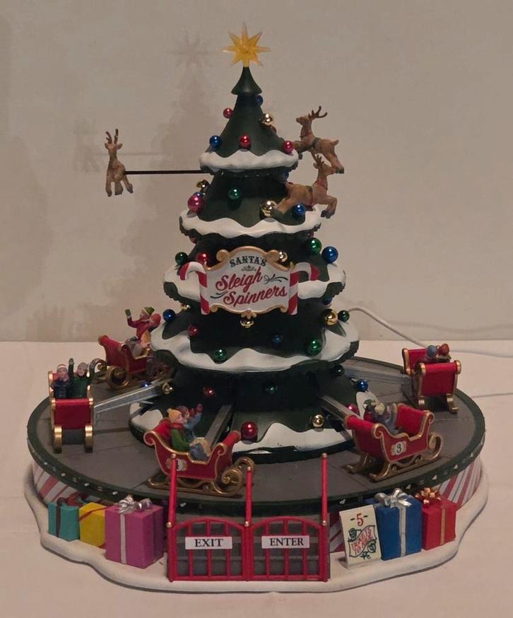 Lemax kermisitem voor kerstdorp - santa's sleigh spinner, Diversen, Kerst, Ophalen of Verzenden
