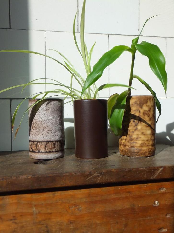 gratis verzenden 3x vintage vaasjes fat lava bruisglazuur, Huis en Inrichting, Woonaccessoires | Overige, Ophalen