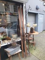Oude houten ski's met stokken - decoratie, Ophalen